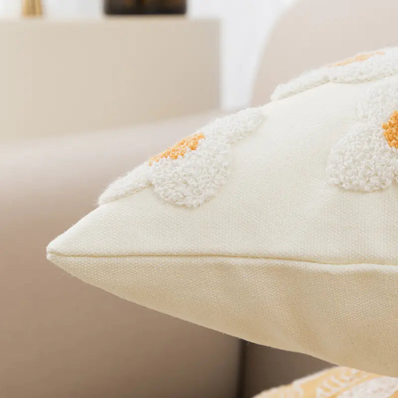 Cojín bordado nórdico – elegancia y confort en tu sofá